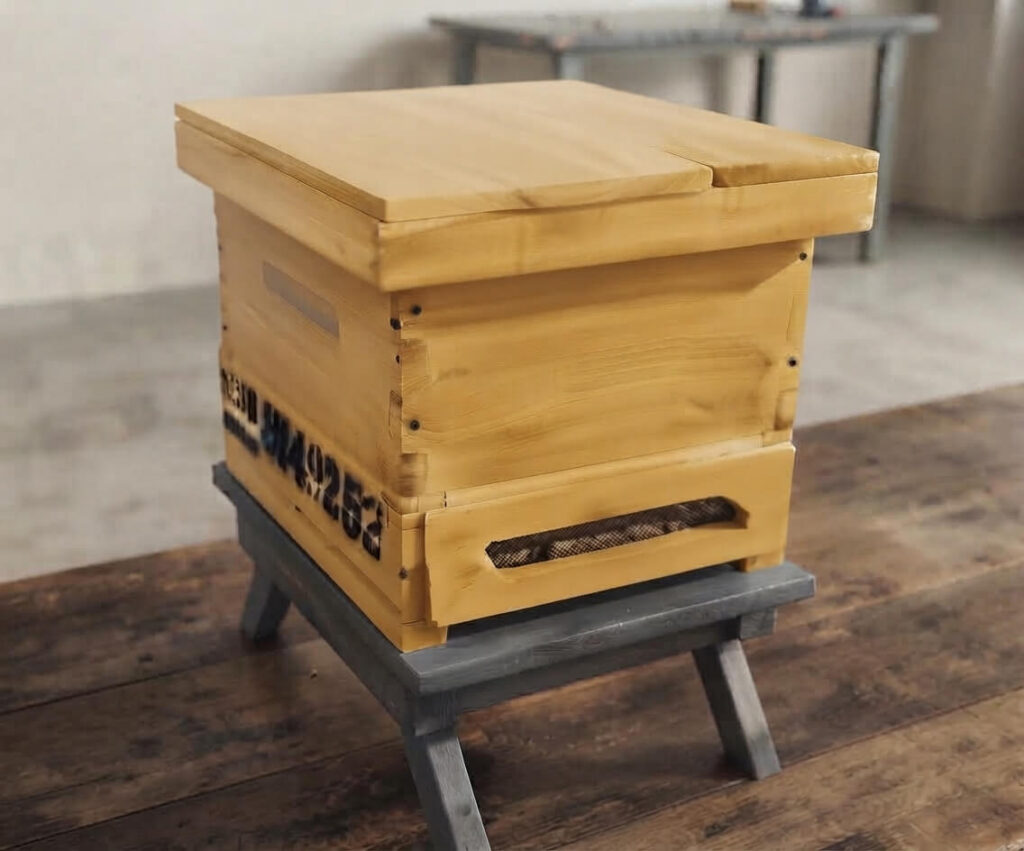 Cerana Outdoor Beehive