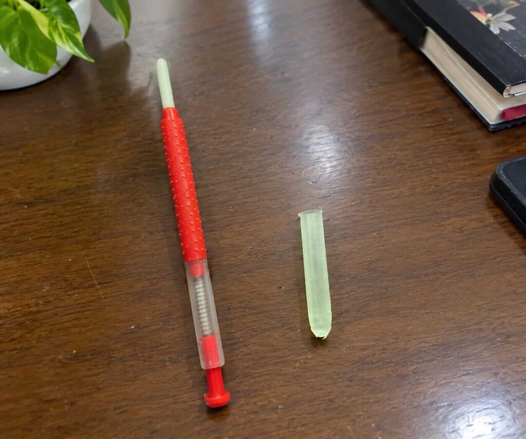 Queen Larvae Grafting Needle (Plastic & Mattel) Options